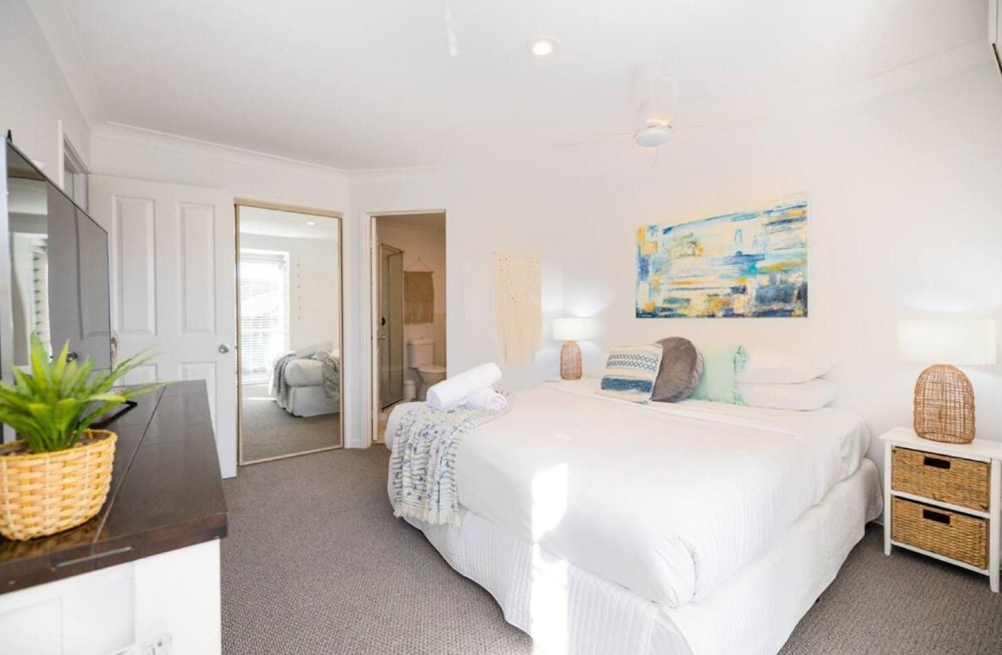 Byron Lakeside Holiday Apartments Byron Bay Exteriör bild