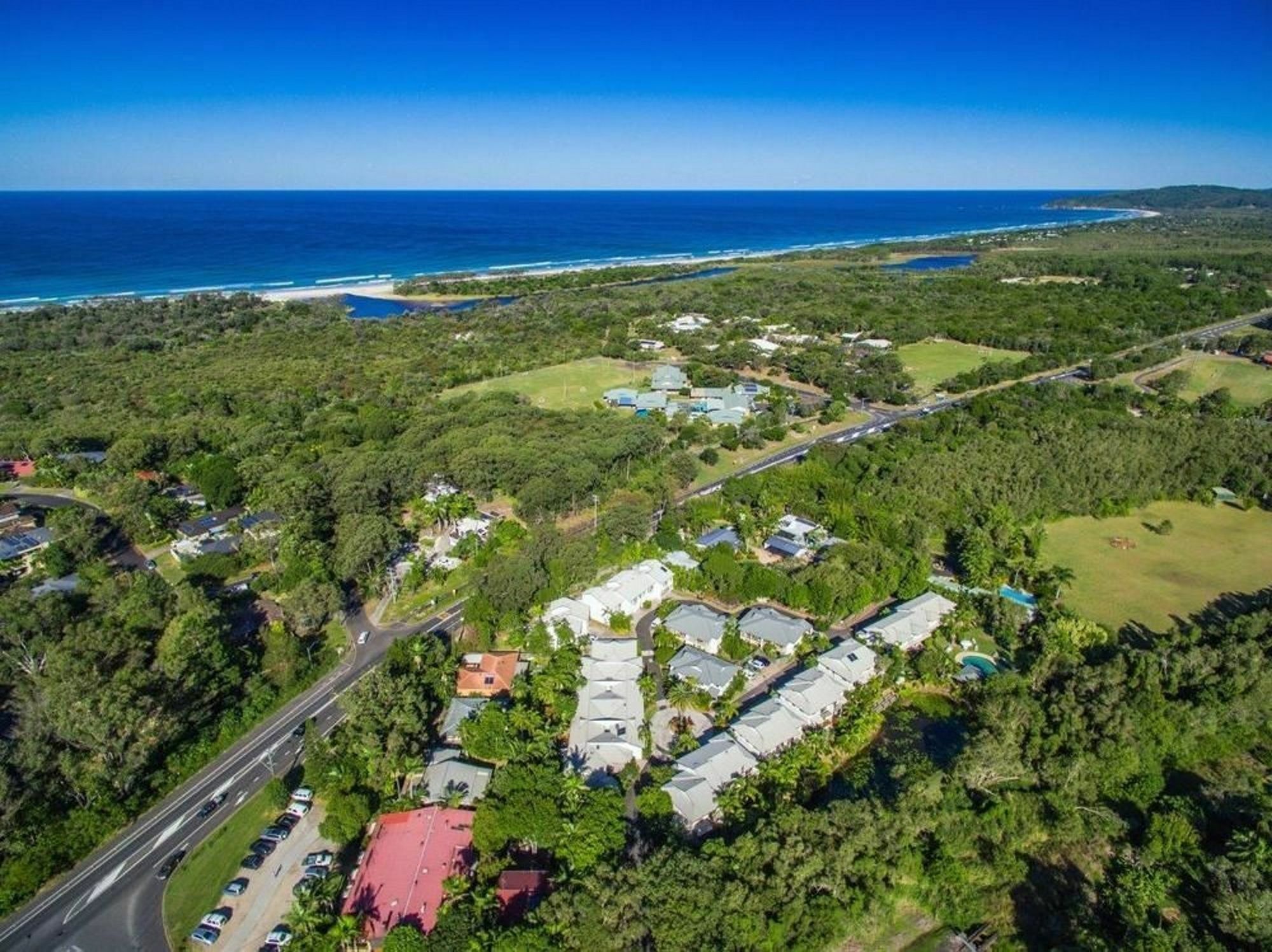 Byron Lakeside Holiday Apartments Byron Bay Exteriör bild